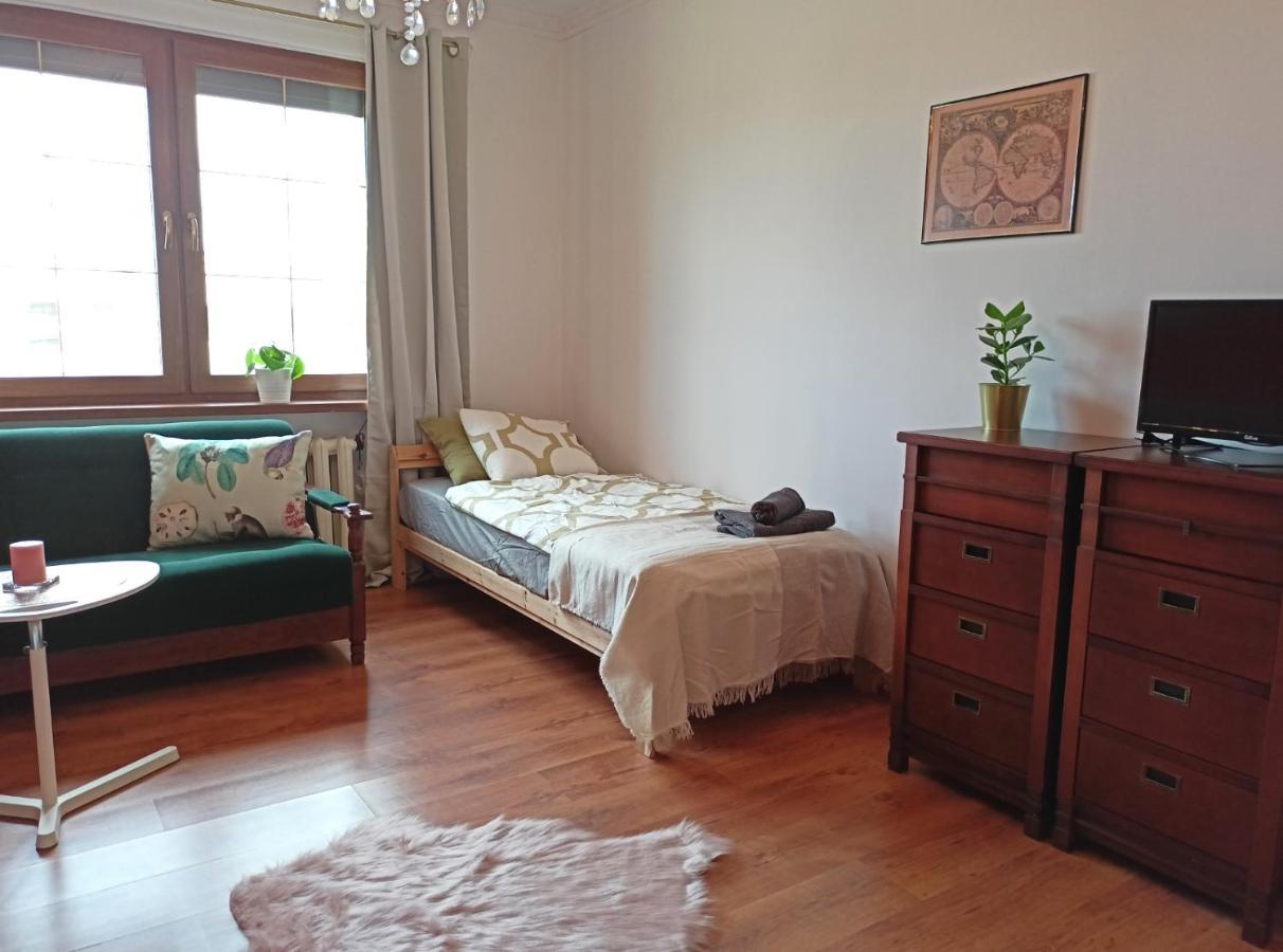 Przytulny Pokoj Blisko Autostrady S3 I 6 Min Od Rynku Legnica Dış mekan fotoğraf