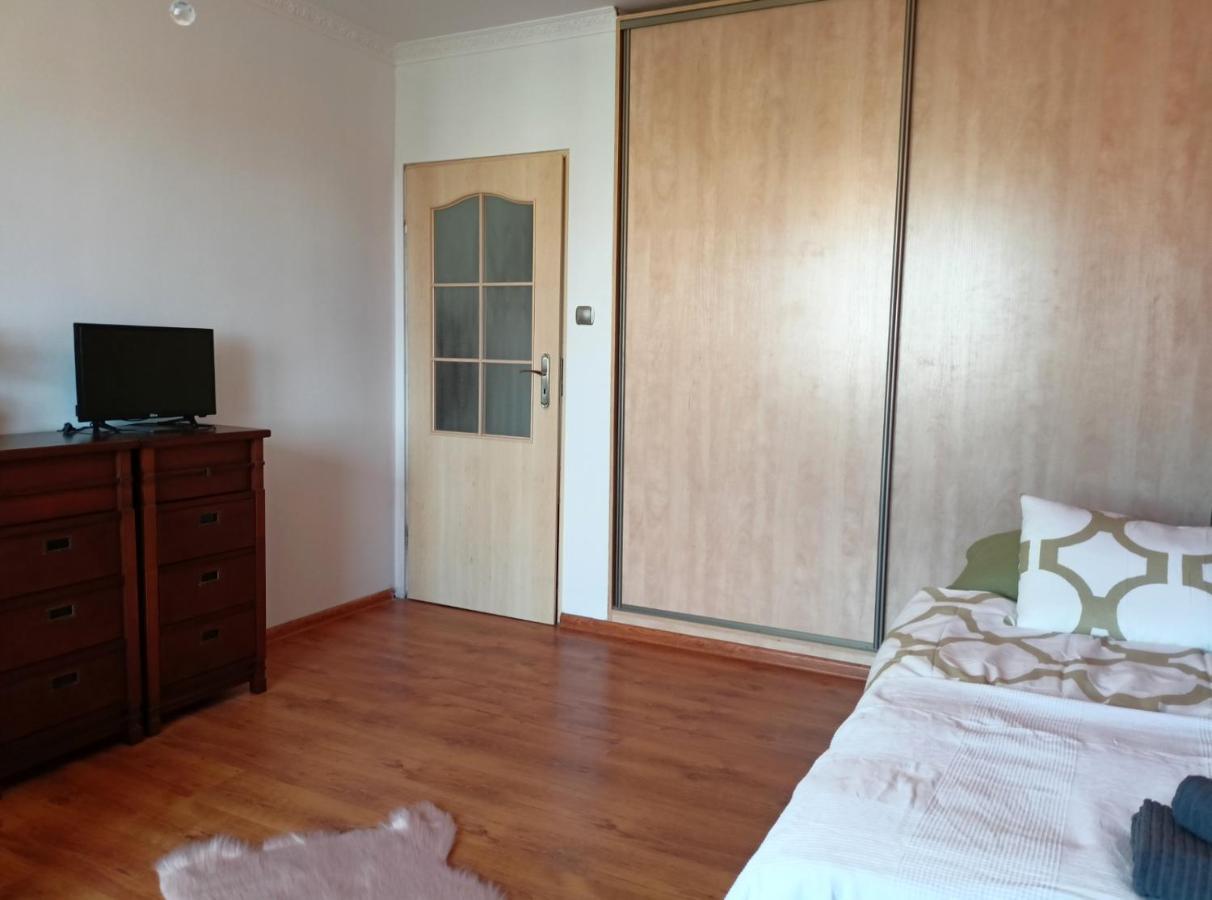 Przytulny Pokoj Blisko Autostrady S3 I 6 Min Od Rynku Legnica Dış mekan fotoğraf